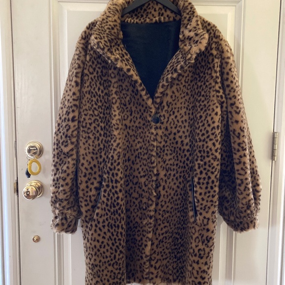 Women's Animal Print Faux Fur Long Sleeve Winter Coat/Size L/NEW/NEVER WORN! - Picture 3 of 5